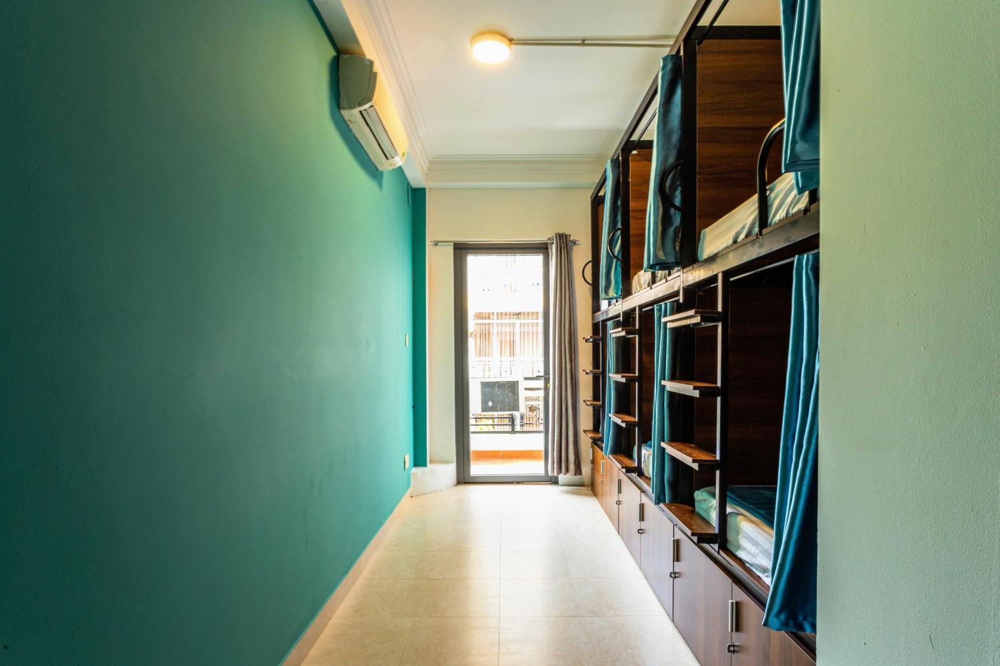 Bed in 6-Bed Mixed Dormitory Room